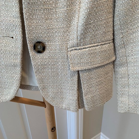 Blazer - Picture 3 of 7